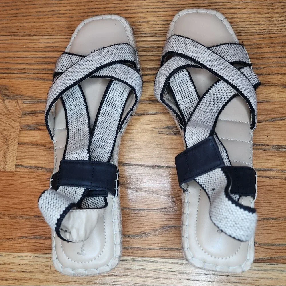 Me Too Cami Wedge Heels Sandals Linen and Black 10